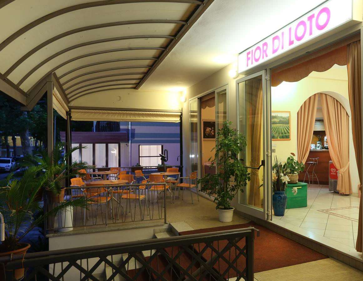 Отель Fior Di Loto - Римини Экстерьер фото