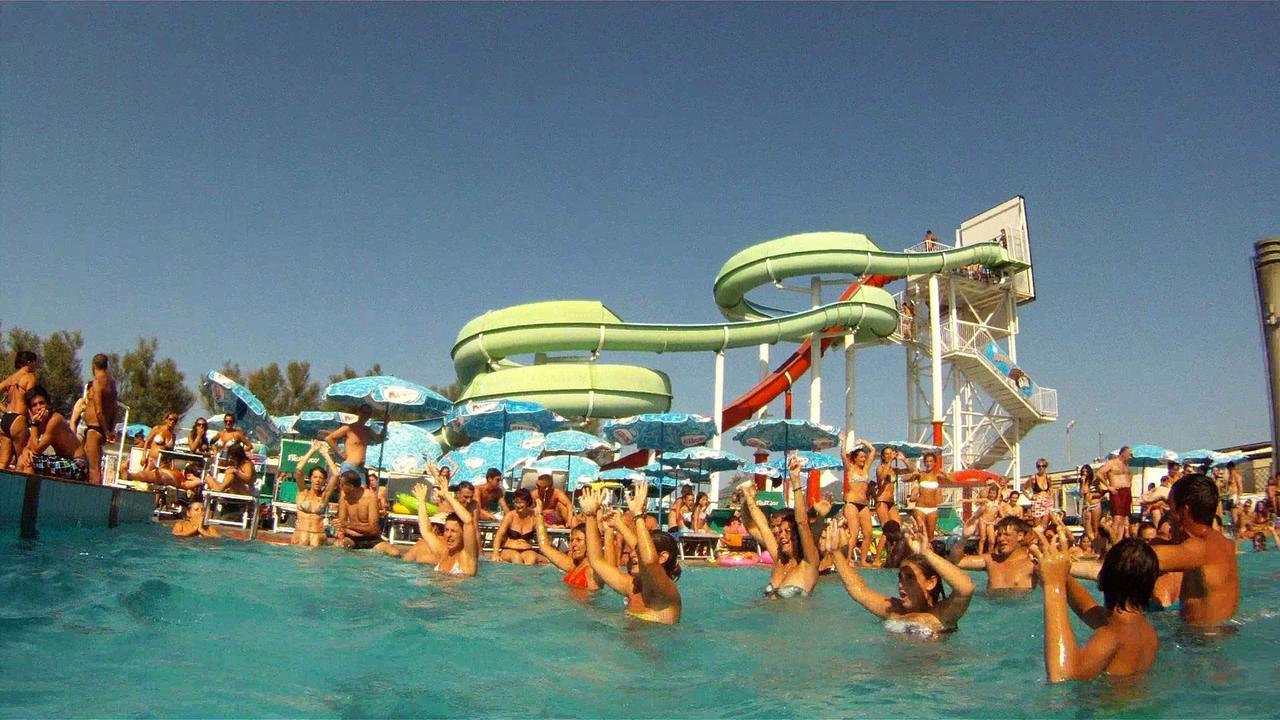 Отель Fior Di Loto - Римини Экстерьер фото